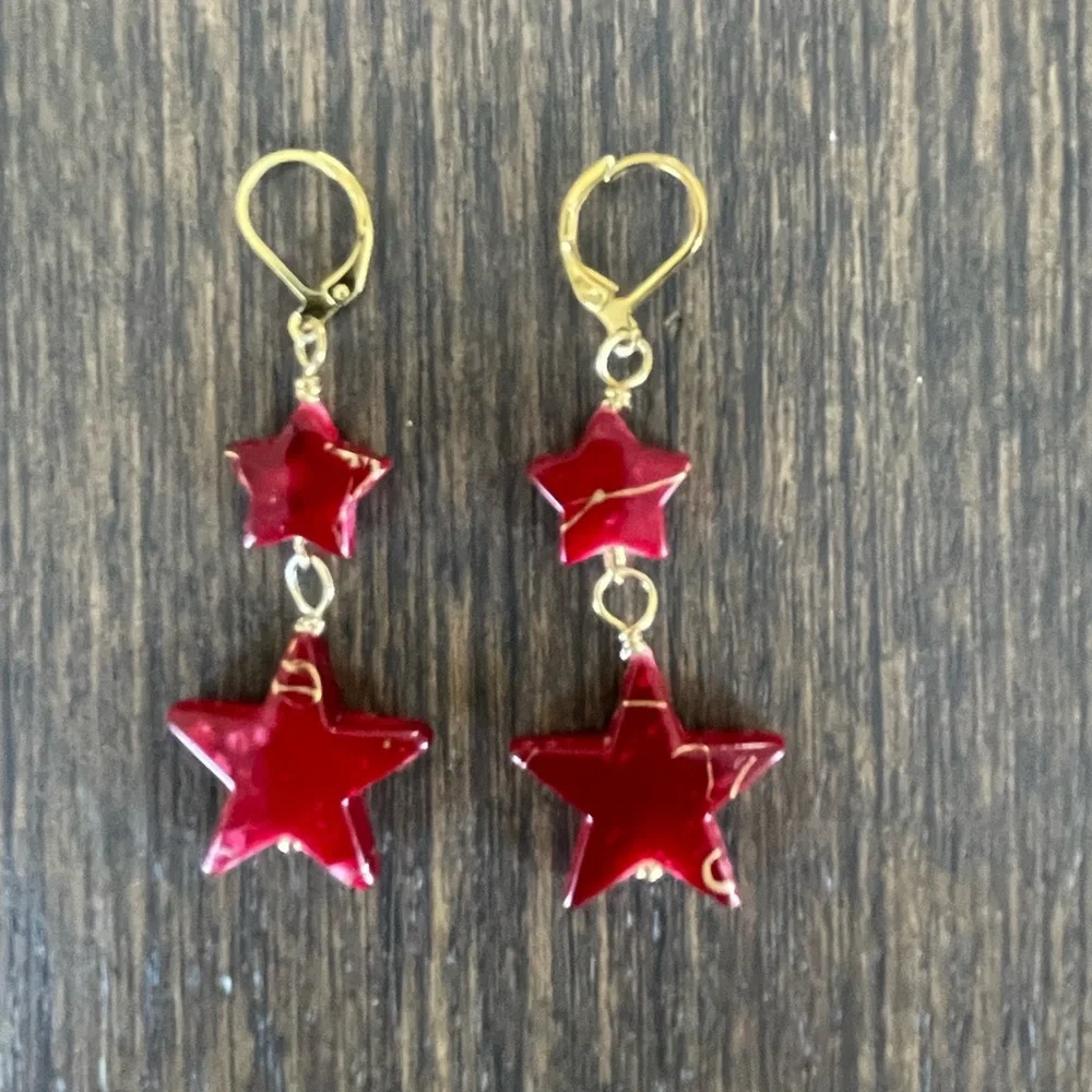 HAND CRAFTED EARRINGS Double Stars Red Gold Veins